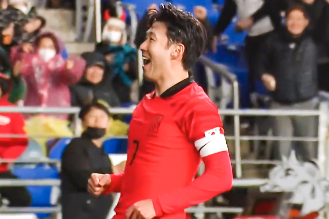 Son Heung-min trung phat sai lam cua doi thu hinh anh