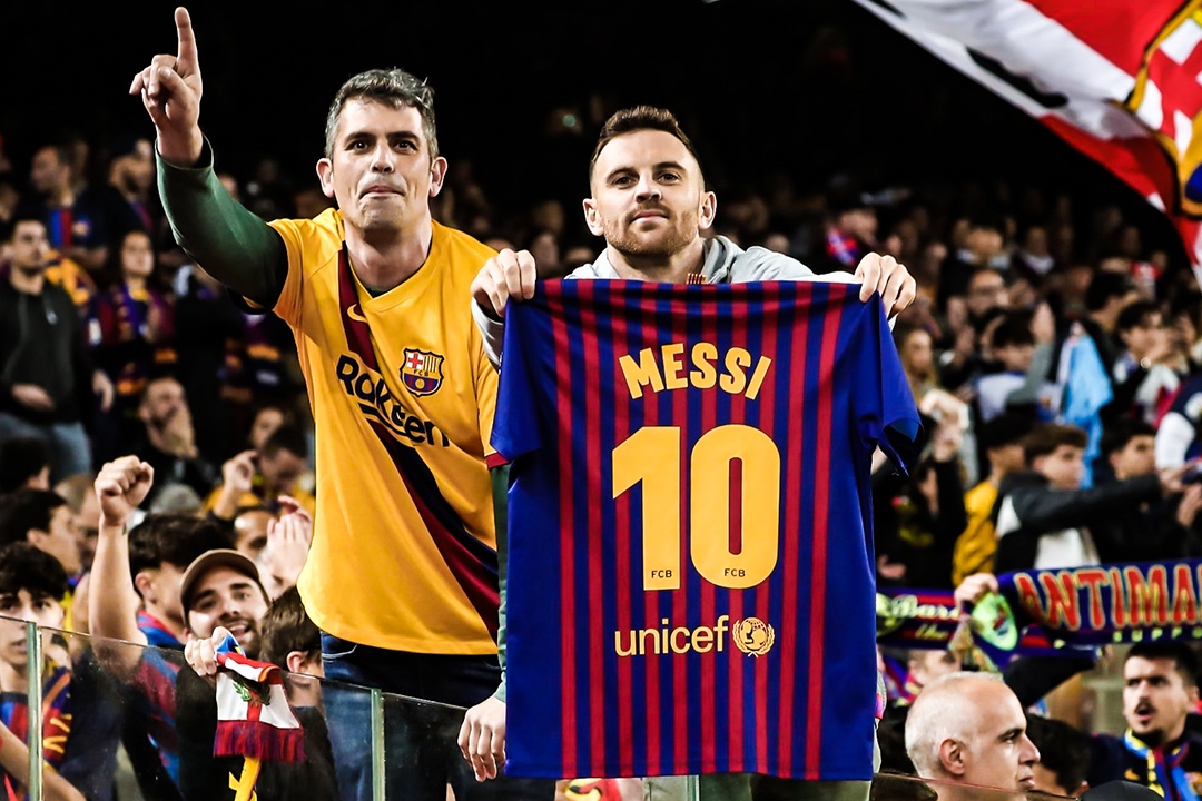 CDV Barca ho vang ten Messi o tran El Clasico hinh anh