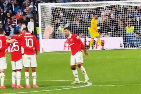 Hanh dong la cua Casemiro o loat luan luu hinh anh