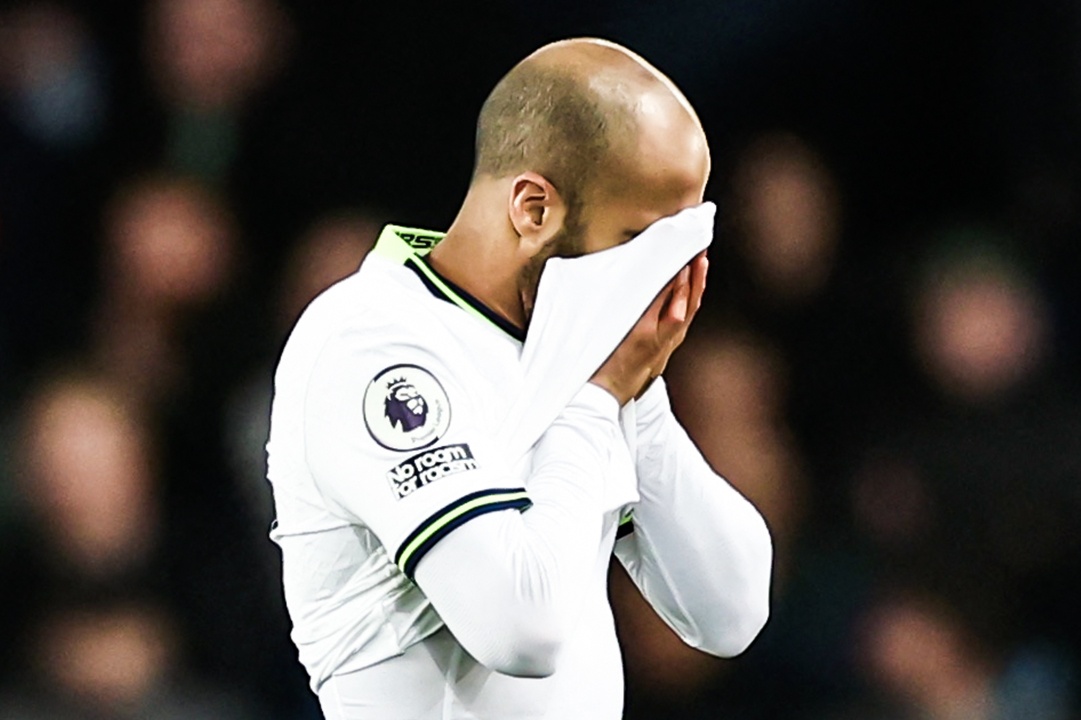 Moura mac loi la tom tat cho su truot doc cua Tottenham hinh anh