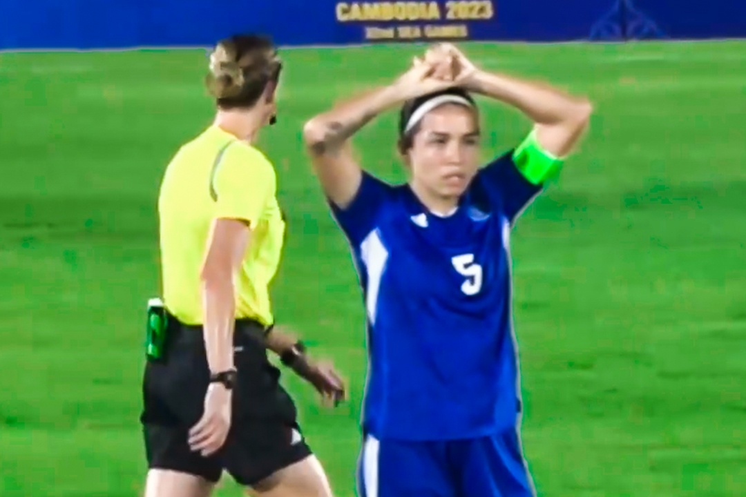 Dia chan o bong da nu SEA Games 32 hinh anh