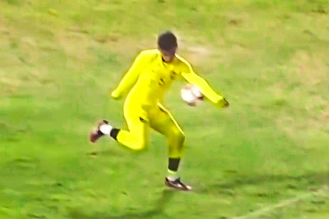 Qua phat den cua U22 Viet Nam truoc Malaysia hinh anh