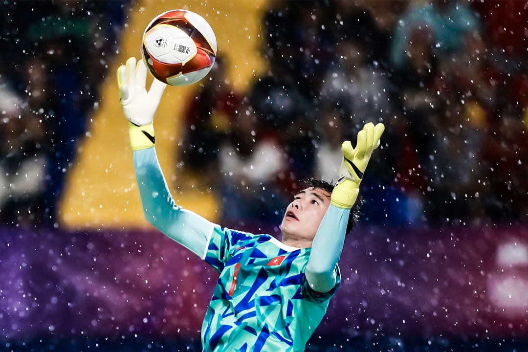 Pha bat bong loi cua Van Chuan hinh anh