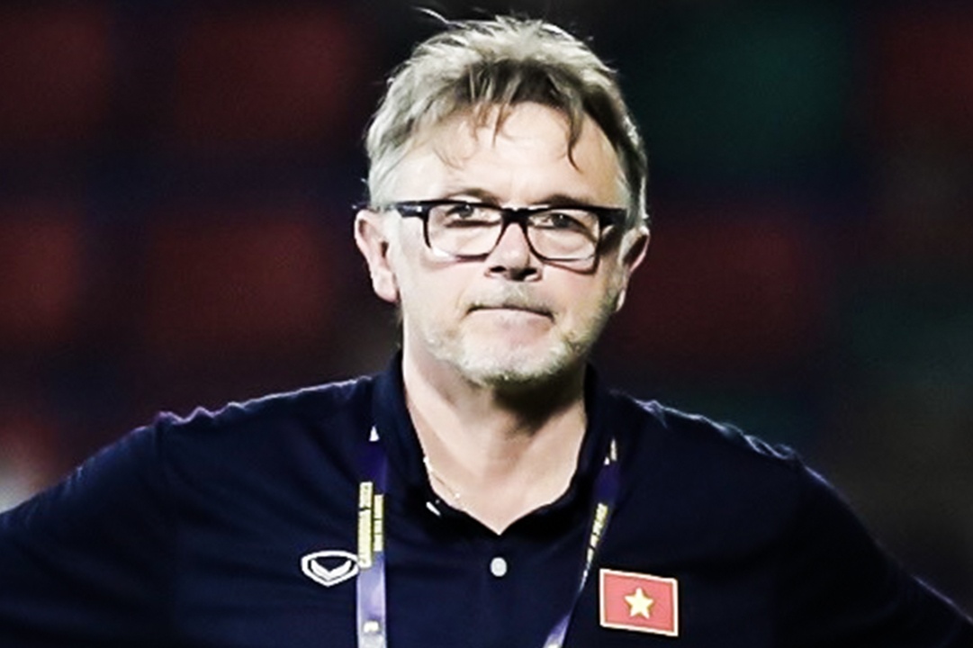 Nhung quyet dinh kho doan tu HLV Troussier hinh anh