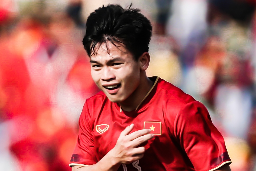 Ban mo ty so cua Ho Van Cuong truoc U22 Myanmar hinh anh