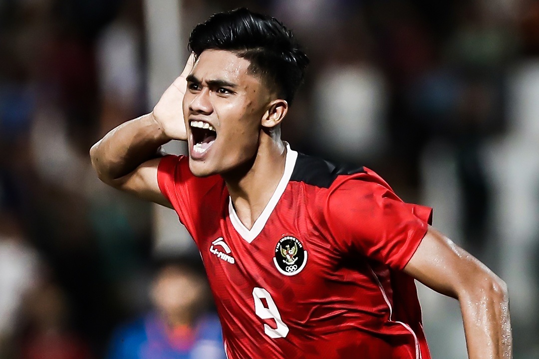 Ban nang ty so len 2-0 cua U22 Indonesia truoc Thai Lan hinh anh