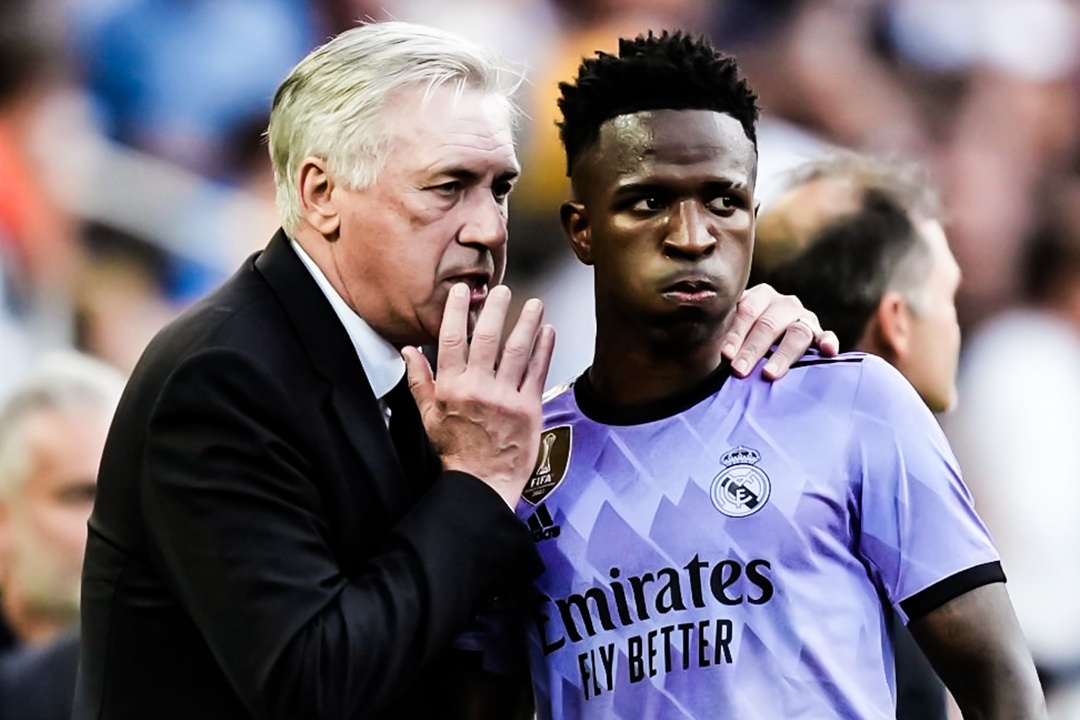 Valencia yeu cau Ancelotti xin loi hinh anh