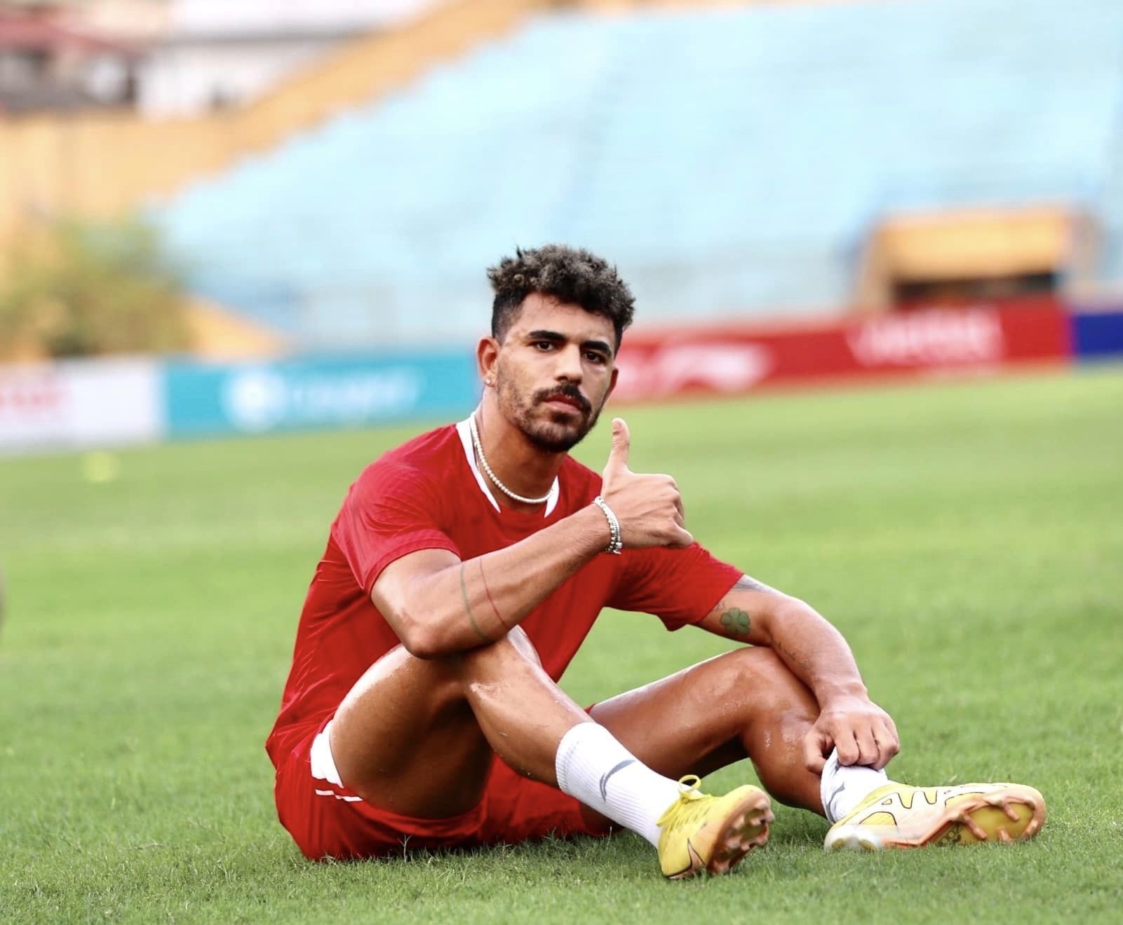 Tan binh CLB Viettel - dong doi Salah va hanh trinh qua 3 chau luc hinh anh