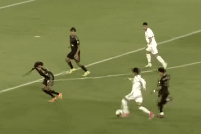 Cuu sao tre Barca ghi ban sau pha solo qua 3 cau thu hinh anh