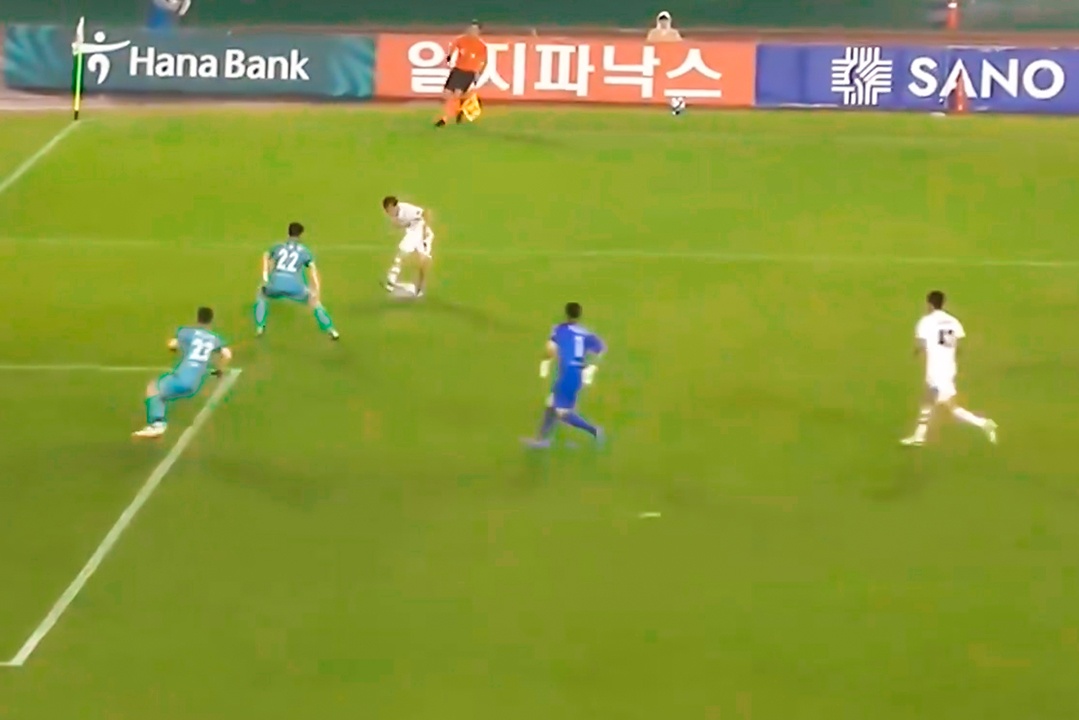 Dong doi bo lo pha don co cua Van Toan o K League 2 hinh anh