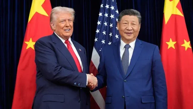 Tong thong Trump ghi diem hinh anh