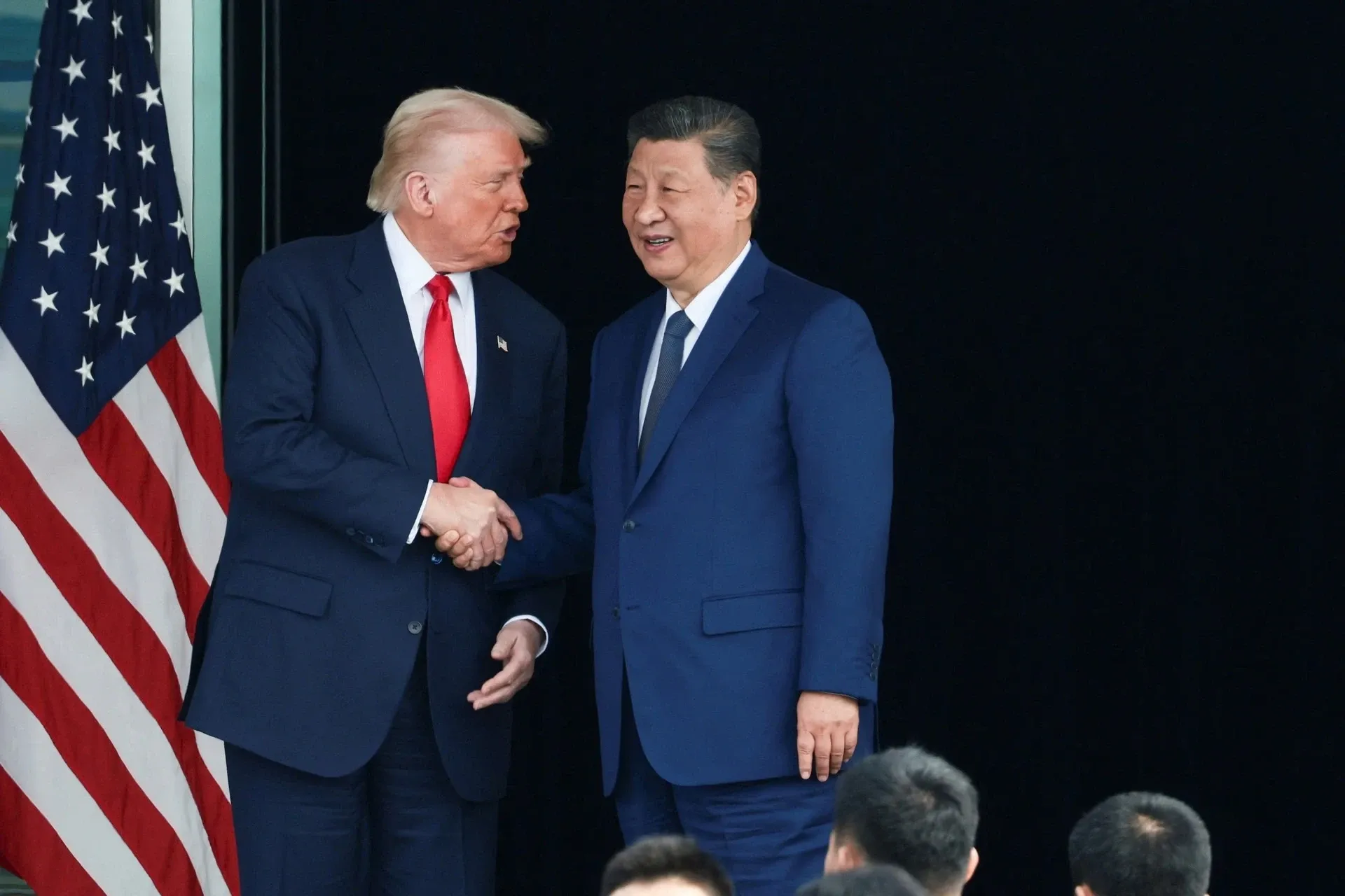 Tong thong Trump ghi diem anh 1