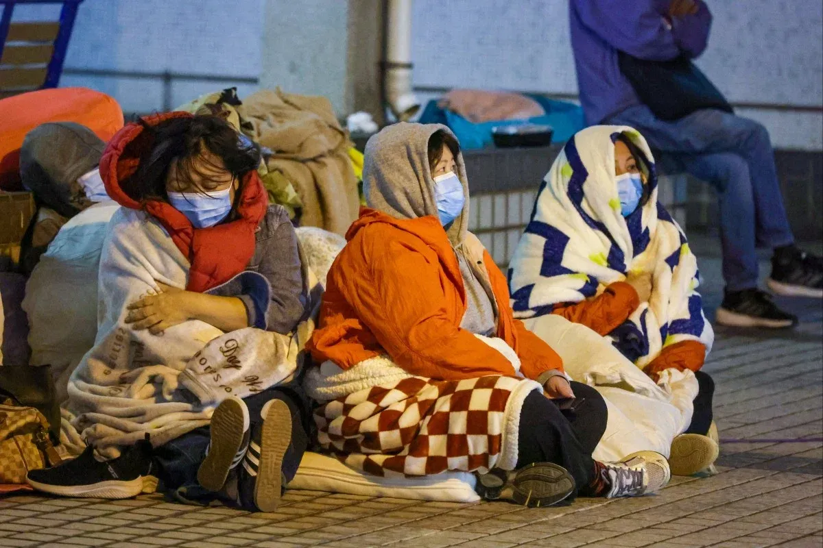Noi tuyet vong xe long cua hang tram gia dinh Hong Kong hinh anh