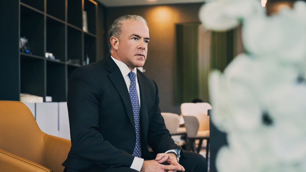 Chu tich Miss Universe bi phong toa tai khoan vi nghi ban ma tuy hinh anh