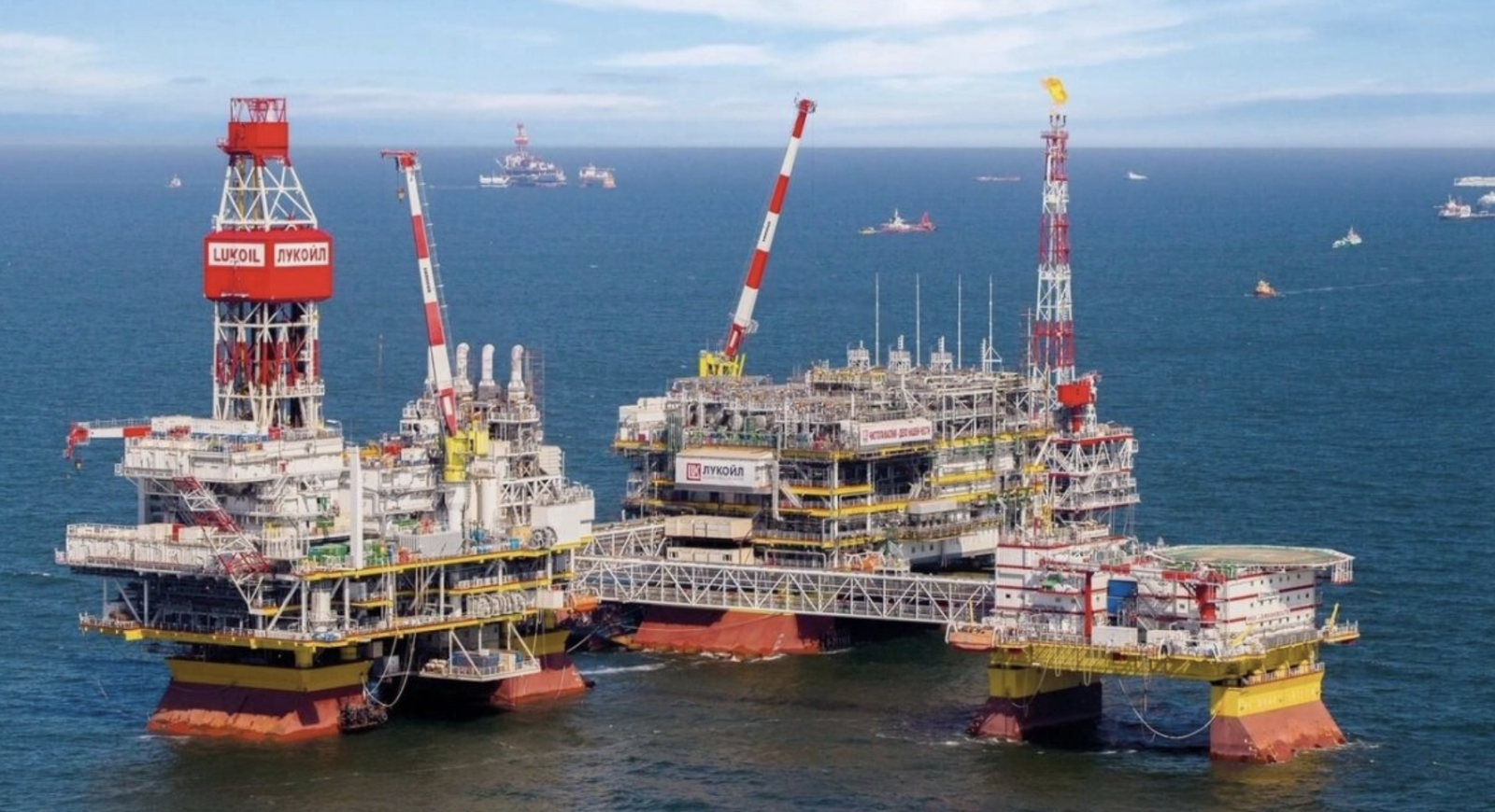 Ukraine lan dau tan cong gian khoan Nga hinh anh