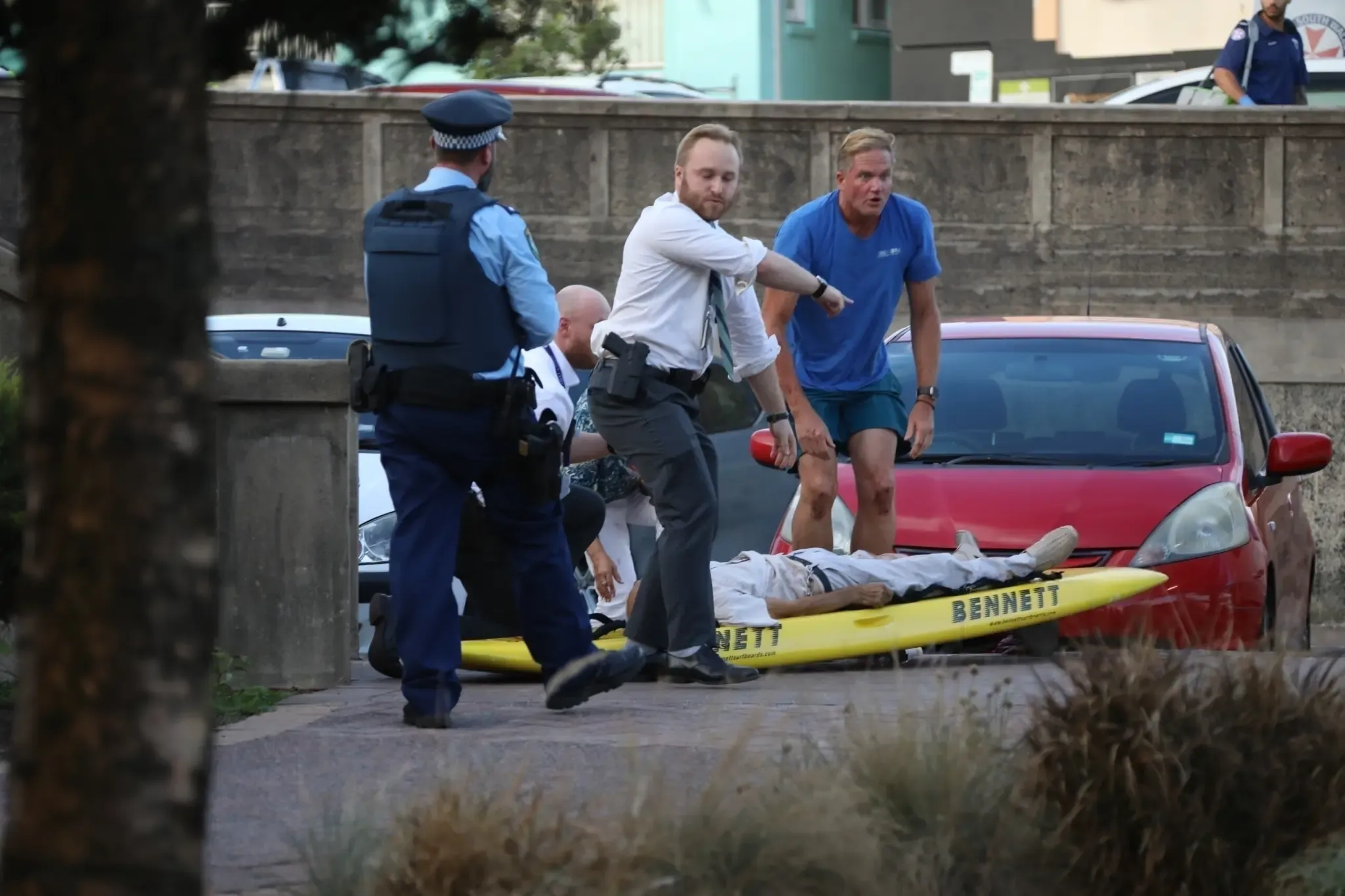 Toan canh vu xa sung giua ban ngay khien 15 nguoi chet hinh anh