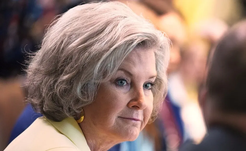 Chanh Van phong Nha Trang phat ngon gay soc khi noi ve ong Trump hinh anh