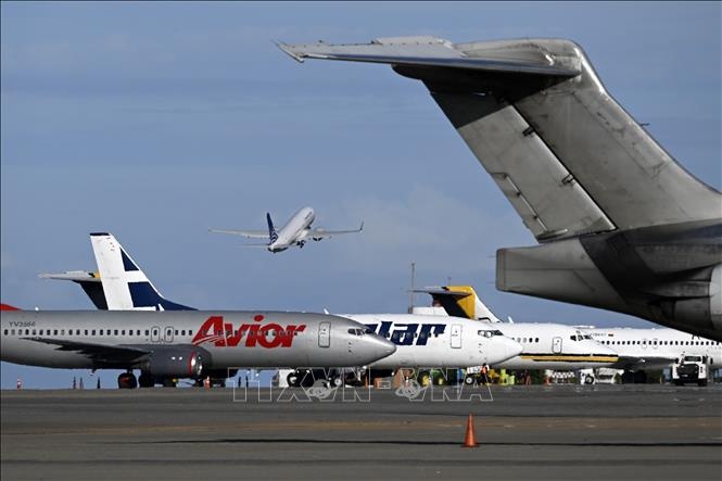 Khung hoang Venezuela de doa te liet giao thong hang khong khu vuc hinh anh