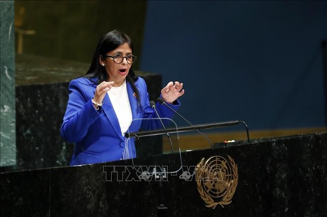 Tong thong lam thoi Venezuela tuyen the nham chuc hinh anh