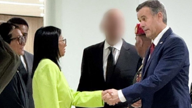 Thong diep cua Tong thong Trump gui Tong thong lam thoi Venezuela hinh anh