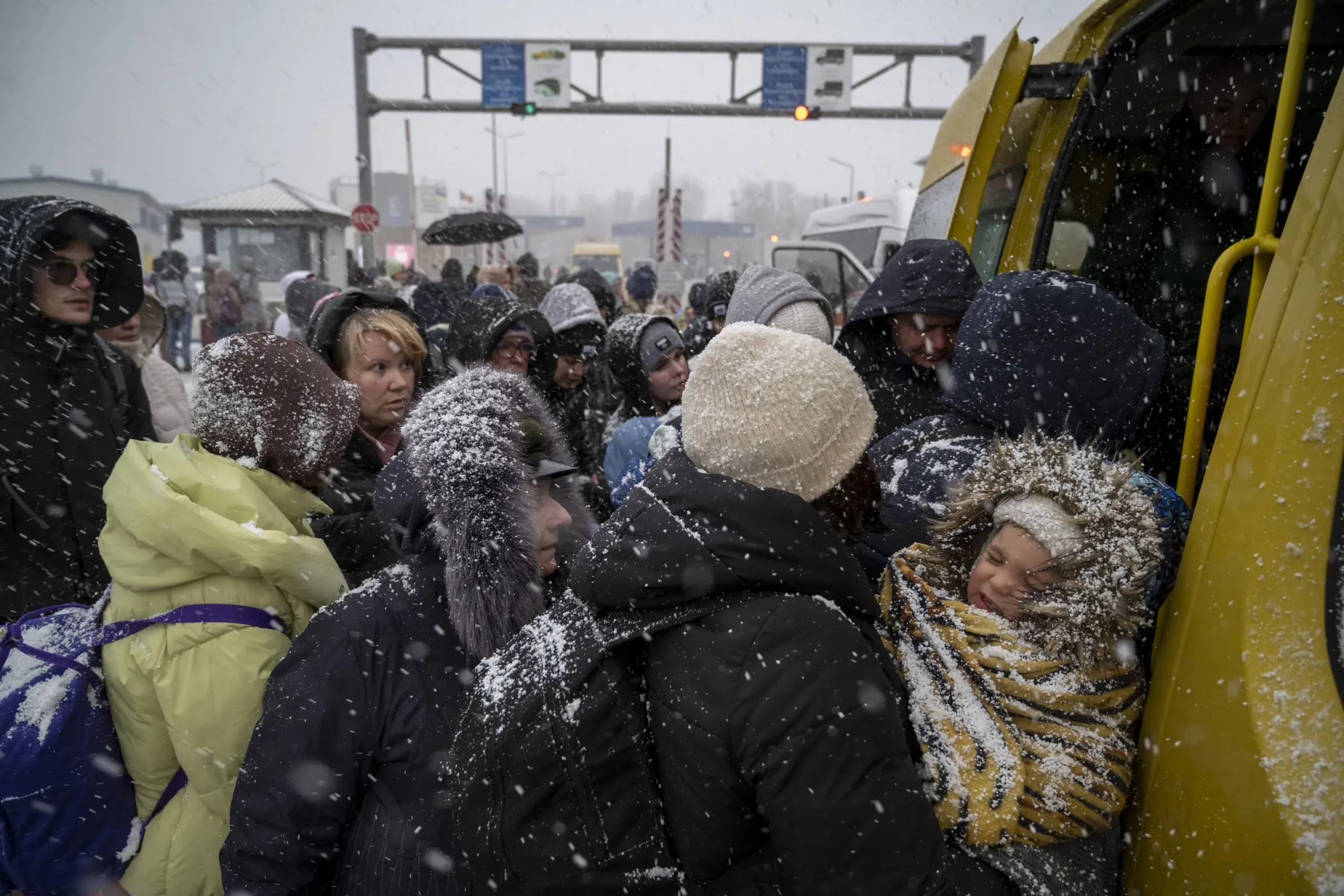 Thi truong Kyiv lan dau keu goi nguoi dan roi khoi thanh pho hinh anh