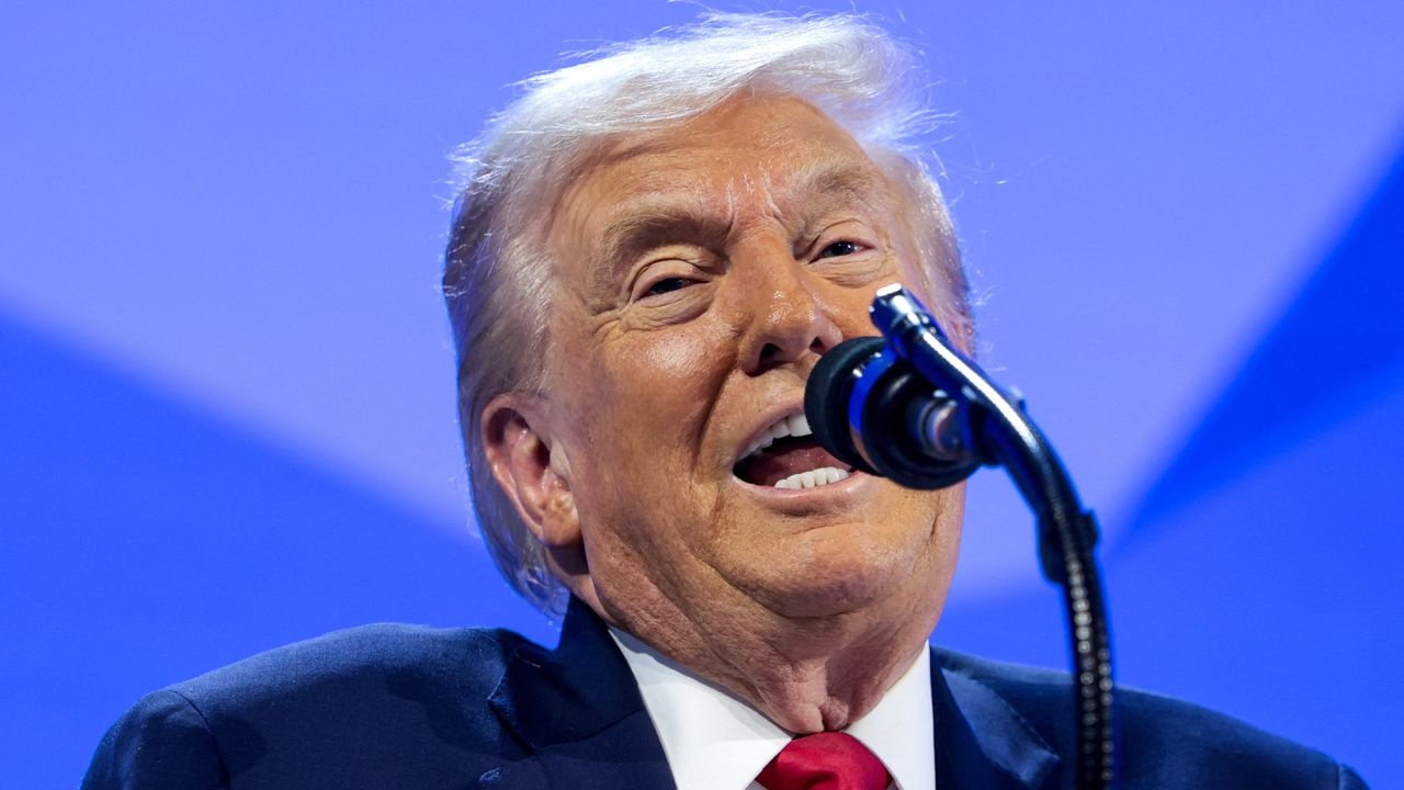 Tong thong Trump thong bao ve thoa thuan cham dut xung dot Ukraine hinh anh