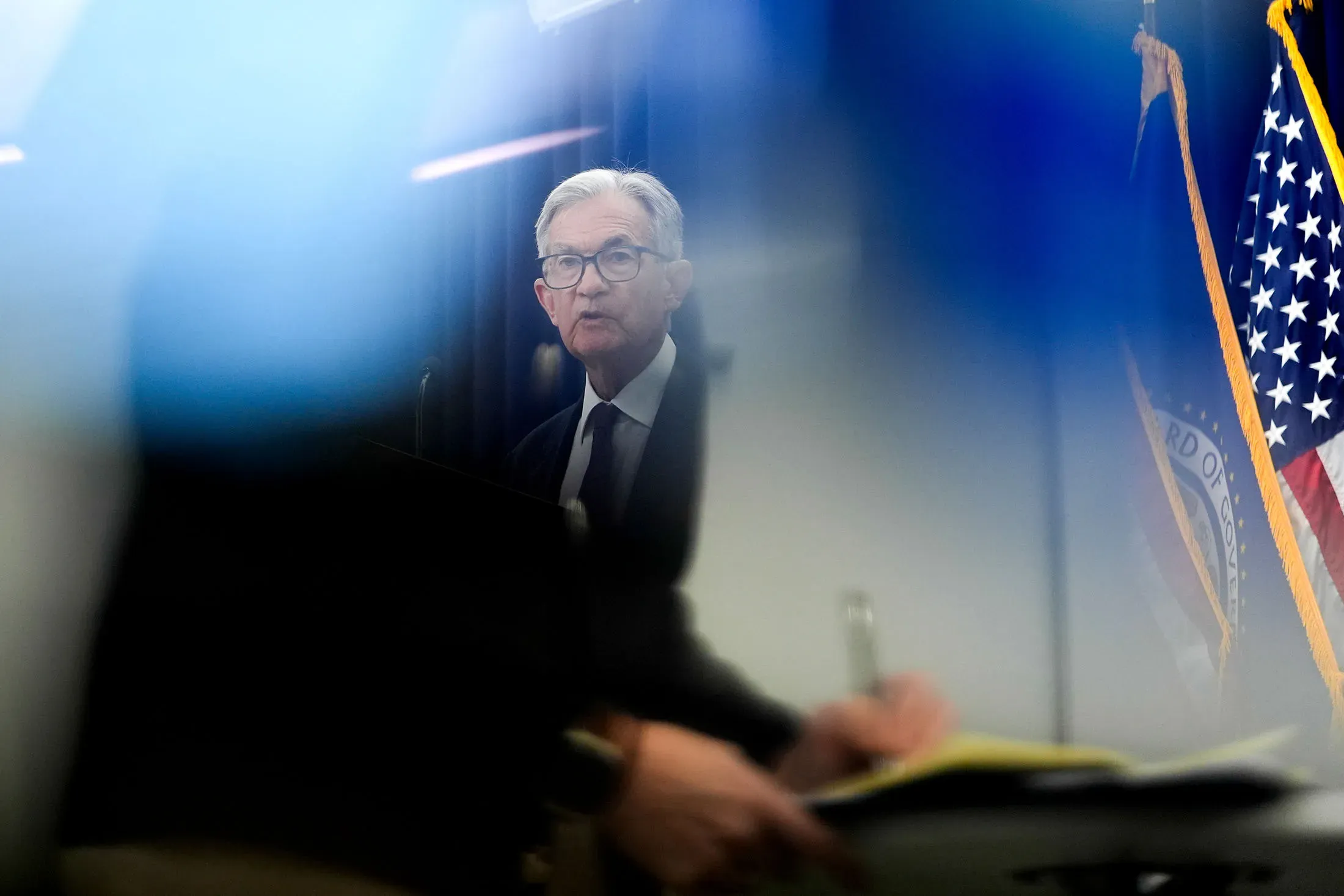 Fed giu nguyen lai suat bat chap ap luc tu ong Trump hinh anh