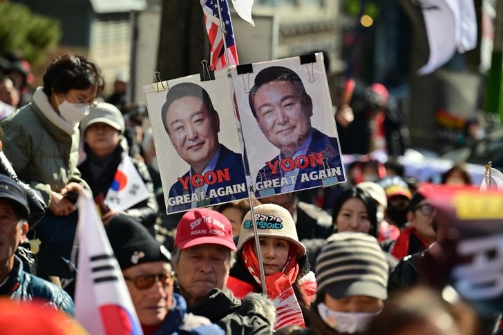 Cuu Tong thong Yoon Suk Yeol bi tuyen an chung than hinh anh