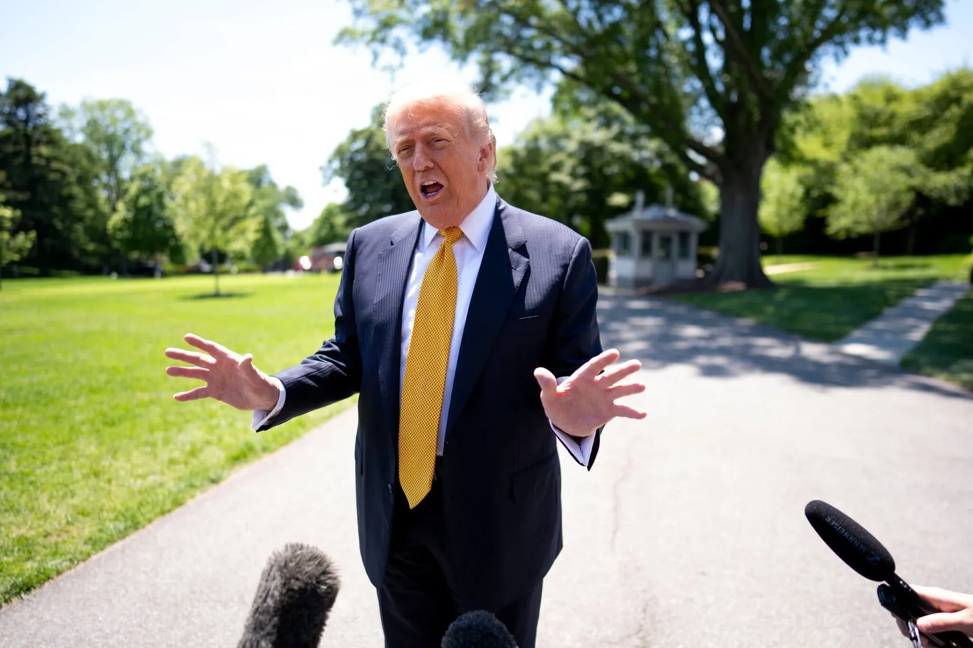 De xuat hoa binh cua Iran co gi khien ong Trump bac bo? hinh anh