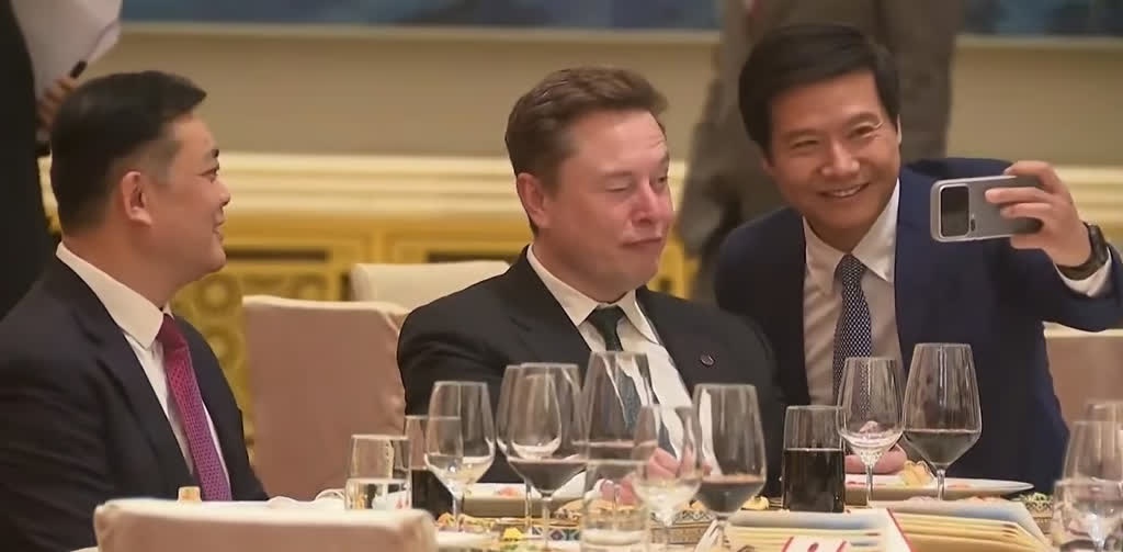 Nha sang lap Xiaomi va Elon Musk gay bao hinh anh