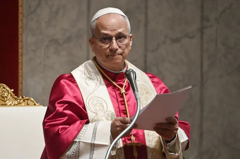 Dai giao chu Iran ca ngoi Giao hoang Leo hinh anh