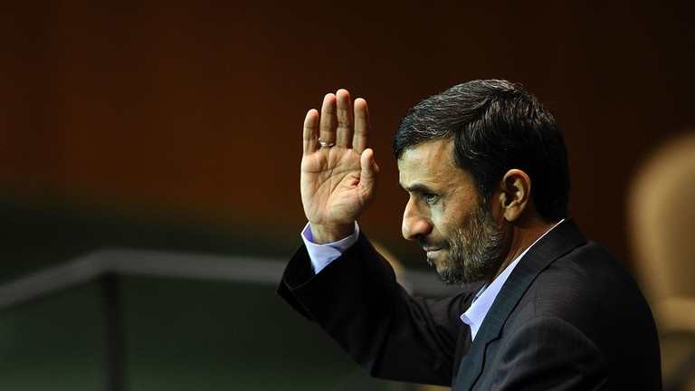 Cuu Tong thong Iran Ahmadinejad van con song hinh anh