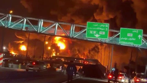 Ha tang nang luong Iran bi tan cong giua luc My hoan don hinh anh