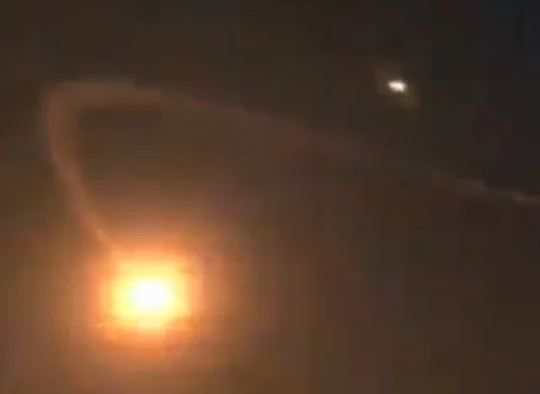 Iran dang video 'ten lua Patriot phong xit hinh anh