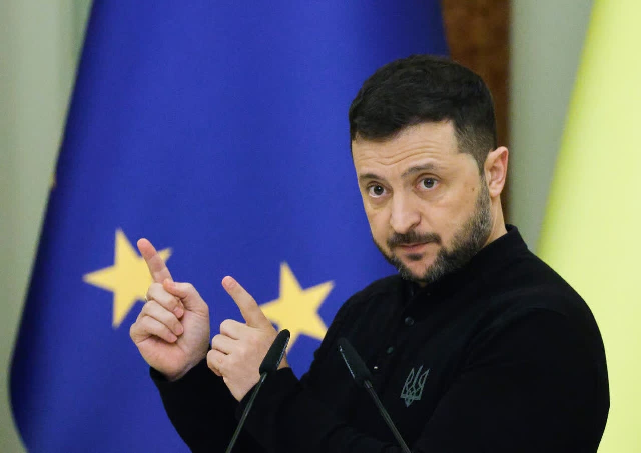 Ong Zelensky: Le duyet binh cua Nga gio day 'phu thuoc vao Ukraine' hinh anh