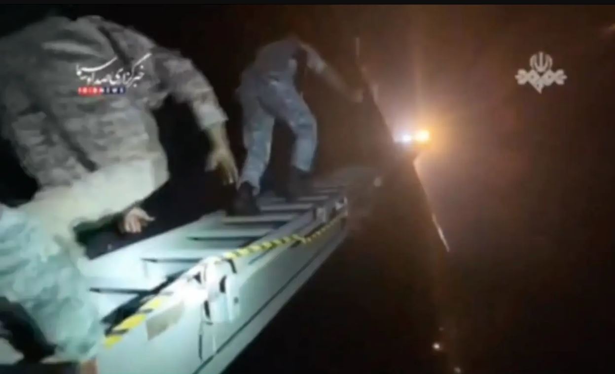 Iran bat giu tau dau tren bien Oman  hinh anh