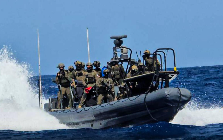 Israel tan cong hon 50 tau nhan dao cu tro Dai Gaza hinh anh