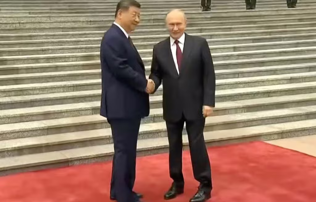 Le don chinh thuc Tong thong Putin tai Bac Kinh hinh anh