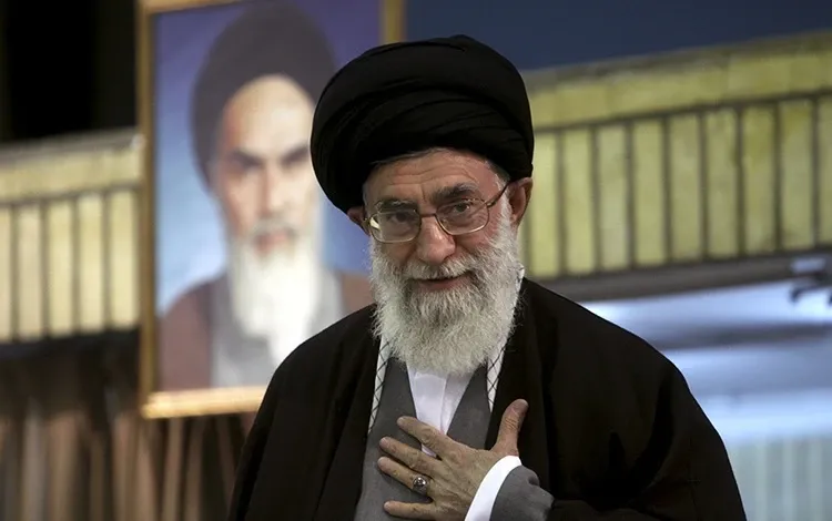 Ngoai truong Iran ke phut buoc ra tu dong do nat oanh tac ong Khamenei hinh anh