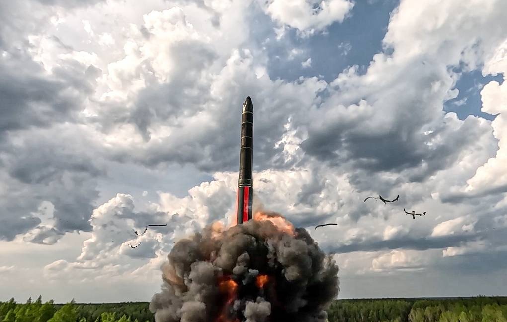 Vu khi tao suc ep lien tuc cua Nga len Ukraine hinh anh
