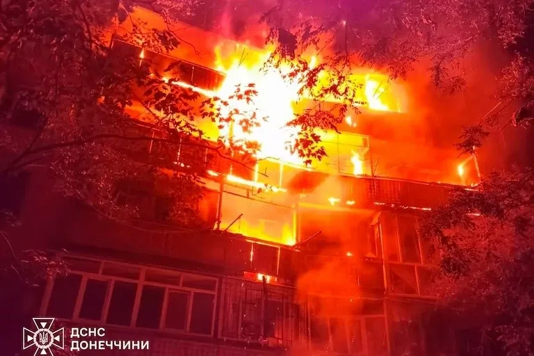 Hang loat vu no rung chuyen thu do Kyiv khi Nga tap kich ten lua hinh anh