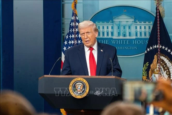 Tổng thống Trump cảnh báo Trung Quốc và Nga không được cung cấp vũ khí cho Iran