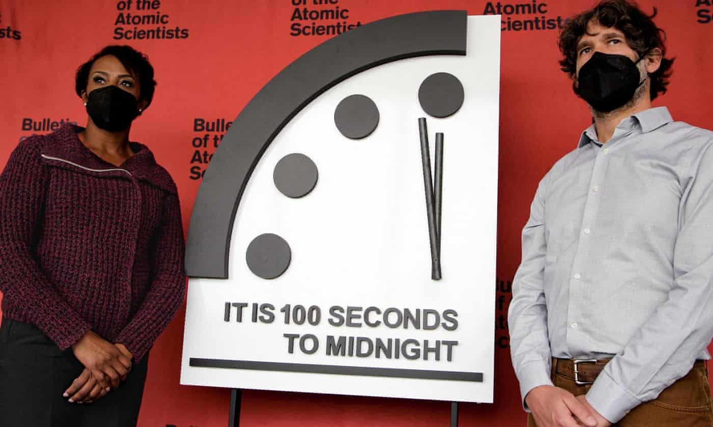 Dong ho ngay tan the dung o moc '100 giay' hinh anh