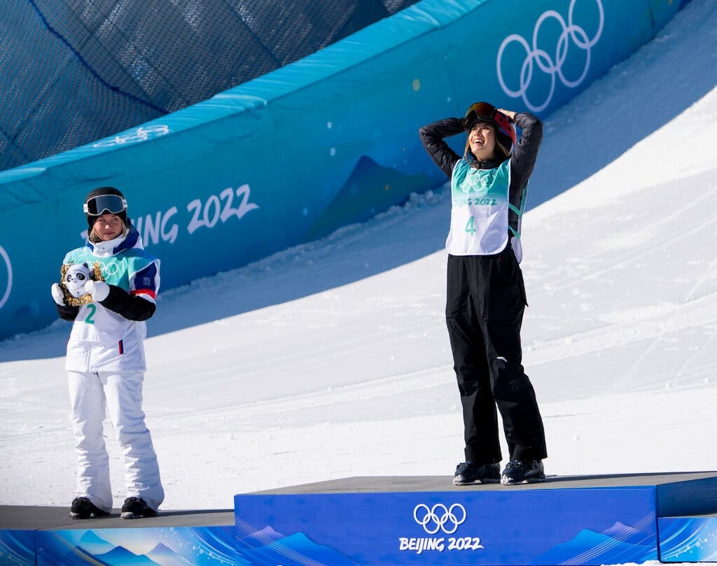 Eileen Gu bi chi trich vi duoc dung Instagram. anh 1