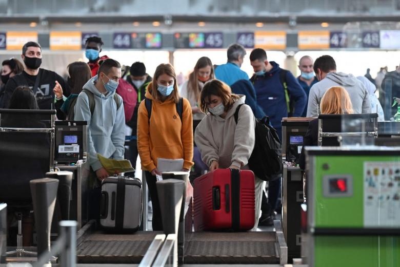 Duc hoi thuc cong dan khan cap roi Ukraine hinh anh