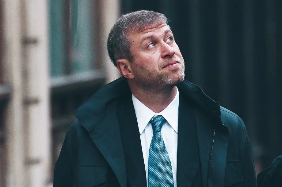 Cong suc hang thap nien cua Abramovich 'do song do be' hinh anh