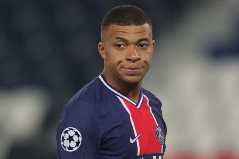 Man City dang gom hon PSG hinh anh