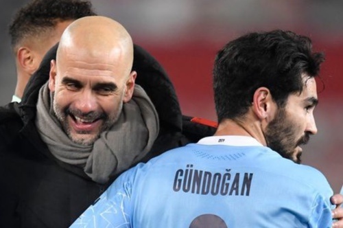 Sau 10 nam vung tien, Man City bat dau hai qua ngot hinh anh