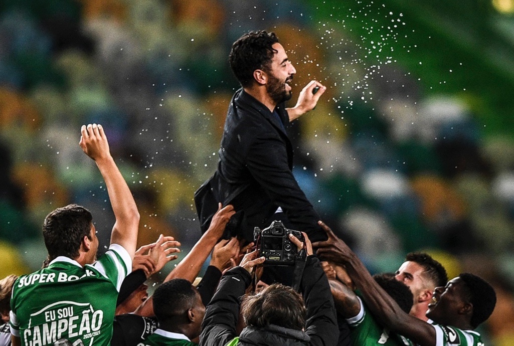 Sporting Lisbon tro lai dinh cao tu mo hon don hinh anh