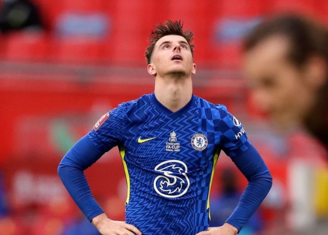 Bao dong cho Chelsea hinh anh